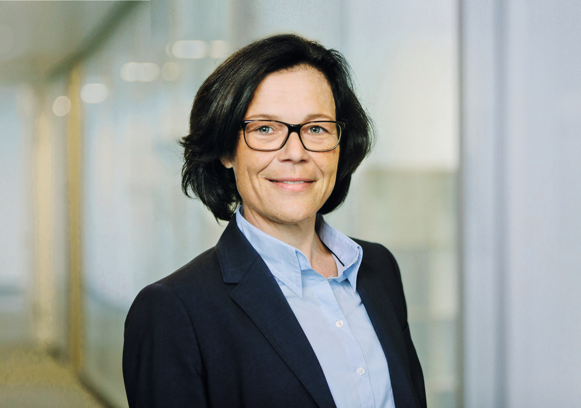 Portrait von Marion Spielmann, COO Bankgeschäftsfelder und Verwahrstelle der Deka Bank